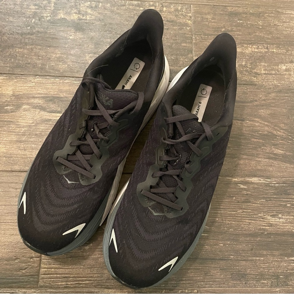 Hoka Arahi 6